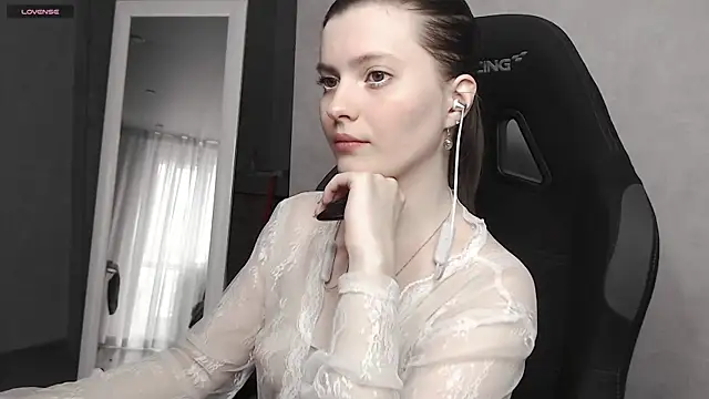 Snapshot of cute_elfy_ chatting on September 30, 2:00 pm cute elfy online show from September 30, 2:00 pm