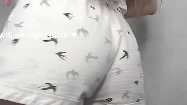 Snapshot of cute_elfy_ chatting on November 15, 2:24 pm cute elfy online show from November 15, 2:24 pm