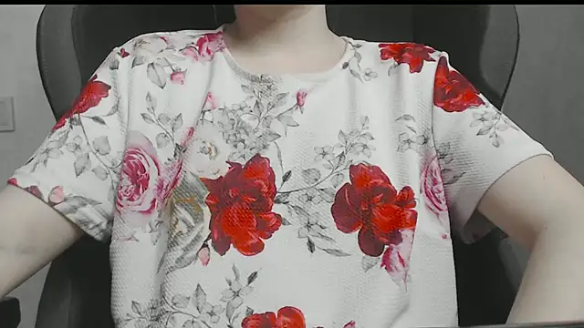 cute elfy  online show from April 29, 2:10 pm