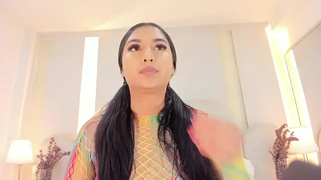 Snapshot of SalomeeBell chatting on September 18, 8:33 pm SalomeeBell online show from September 18, 8:33 pm