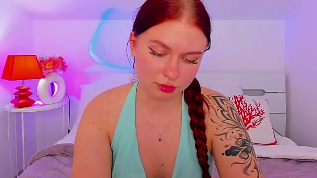 LizyBex online show from July 28, 4:50 pm
