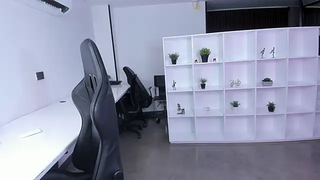 Snapshot of megan_bigboobs_ chatting on November 9, 11:41 am megan bigboobs online show from November 9, 11:41 am