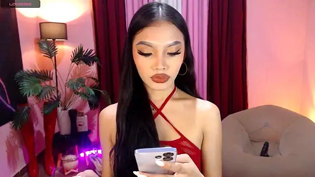 Snapshot of Asianprincess69 chatting on October 3, 8:11 am Asianprincess69 online show from October 3, 8:11 am