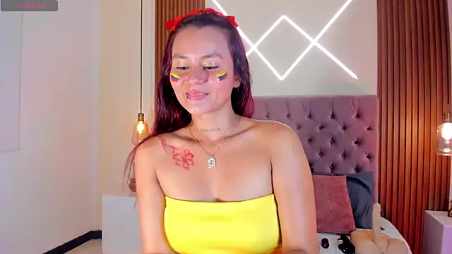 Snapshot of Miiaa_jones chatting on June 23, 4:16 pm Miiaa jones online show from June 23, 4:16 pm