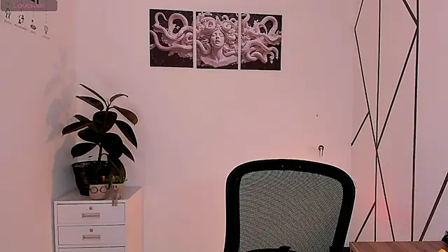 Christopher 77 online show from December 15, 7:40 pm