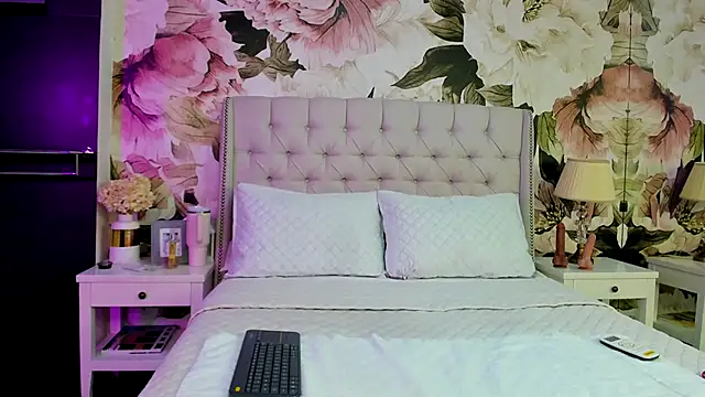 Snapshot of MaddyMay_ chatting on October 4, 8:51 pm MaddyMay online show from October 4, 8:51 pm