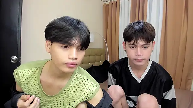 Snapshot of hotfreshdior chatting on October 6, 8:17 pm hotfreshdior online show from October 6, 8:17 pm