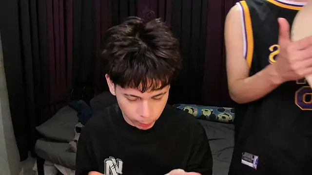 Snapshot of hotfreshdior chatting on February 8, 1:36 pm hotfreshdior online show from February 8, 1:36 pm