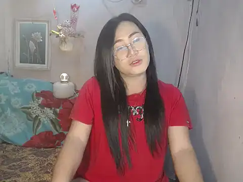 Snapshot of behappy4me chatting on March 18, 4:04 am behappy4me online show from March 18, 4:04 am
