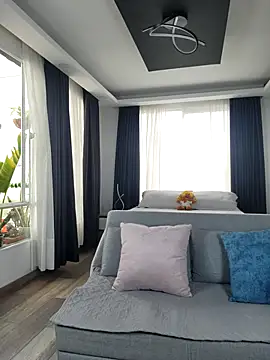 Snapshot of evasweett__ chatting on November 12, 6:52 pm evasweett online show from November 12, 6:52 pm