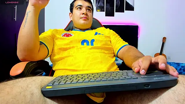 Snapshot of thiago__cp01 chatting on July 21, 2:58 am thiago cp01 online show from July 21, 2:58 am