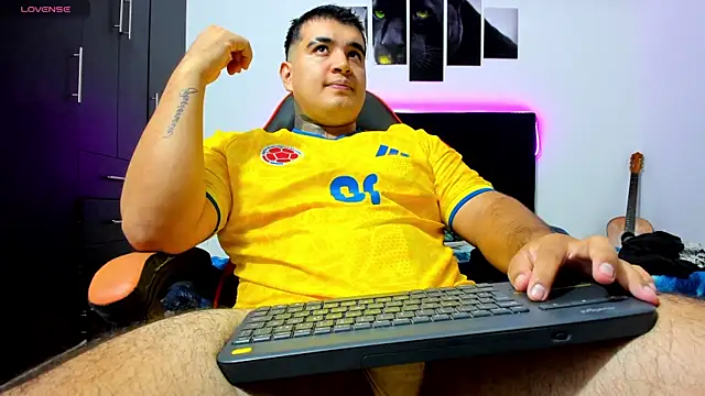 Snapshot of thiago__cp01 chatting on July 27, 5:03 am thiago cp01 online show from July 27, 5:03 am