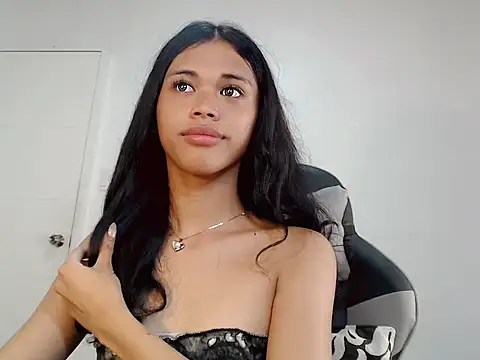 urcurlydiva online show from October 23, 5:40 am