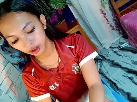Snapshot of Simi_Ipit chatting on June 15, 7:16 pm Simi Ipit online show from June 15, 7:16 pm