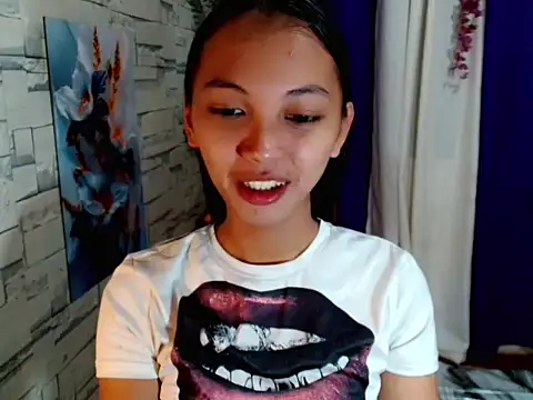 Snapshot of Simi_Ipit chatting on July 23, 2:15 pm Simi Ipit online show from July 23, 2:15 pm