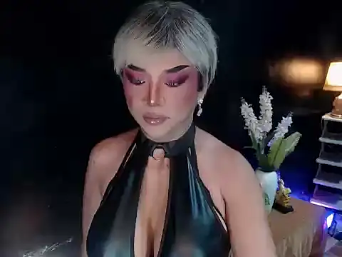 Snapshot of xAuroraRobinsx chatting on May 14, 6:15 pm xAuroraRobinsx online show from May 14, 6:15 pm