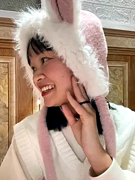 Daisy018 online show from November 18, 4:17 am