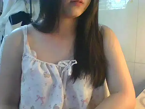 Snapshot of Linzly chatting on April 9, 8:42 am Linzly online show from April 9, 8:42 am