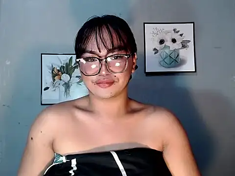 Snapshot of Asianblk_barbiedoll chatting on May 30, 3:20 pm Asianblk barbiedoll online show from May 30, 3:20 pm