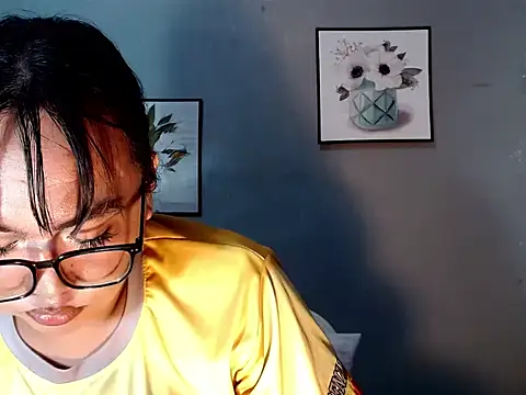 Snapshot of Asianblk_barbiedoll chatting on May 31, 12:45 pm Asianblk barbiedoll online show from May 31, 12:45 pm
