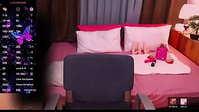 Snapshot of sexystela chatting on June 14, 8:33 pm sexystela online show from June 14, 8:33 pm