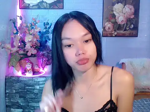 Snapshot of sexybabewarrior chatting on June 22, 5:10 pm sexybabewarrior online show from June 22, 5:10 pm