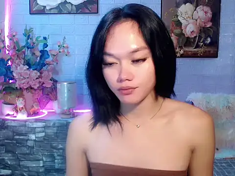 Snapshot of sexybabewarrior chatting on July 22, 9:06 pm sexybabewarrior online show from July 22, 9:06 pm