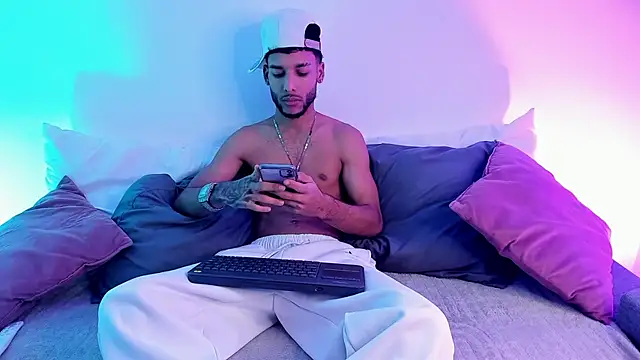 Thiagoferreti online show from June 26, 4:28 am