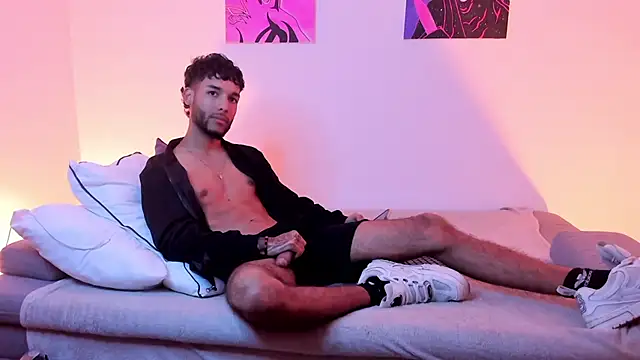 Thiagoferreti online show from August 1, 3:17 am
