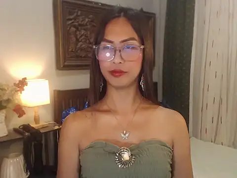 Nathalieheartt online show from July 13, 1:47 pm