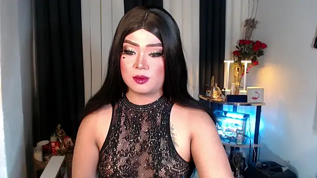 Snapshot of YourSweet-mich chatting on August 2, 3:32 pm YourSweet-mich online show from August 2, 3:32 pm