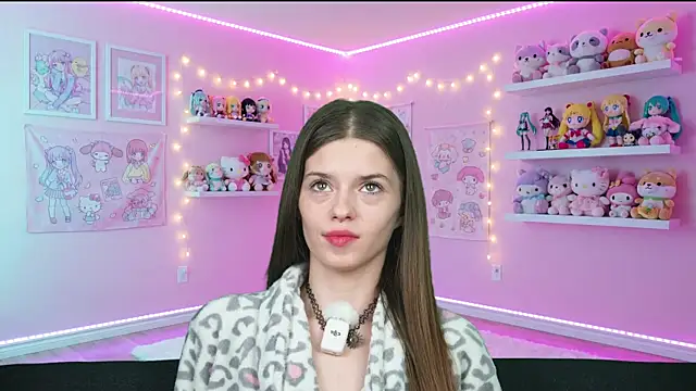 Snapshot of sukie_spooky chatting on April 3, 3:32 pm sukie spooky online show from April 3, 3:32 pm