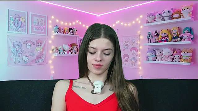 Snapshot of sukie_spooky chatting on April 4, 5:06 am sukie spooky online show from April 4, 5:06 am