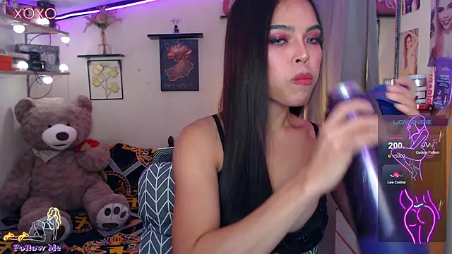 Snapshot of izabella_moore chatting on June 12, 5:39 am izabella moore online show from June 12, 5:39 am