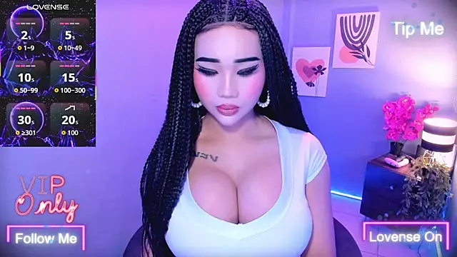 Snapshot of TriciaCumLoader chatting on January 15, 6:29 am TriciaCumLoader online show from January 15, 6:29 am