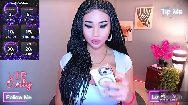 Snapshot of TriciaCumLoader chatting on January 17, 8:30 am TriciaCumLoader online show from January 17, 8:30 am