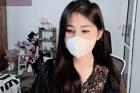 Snapshot of ___Daisy___ chatting on October 23, 5:29 am Daisy online show from October 23, 5:29 am