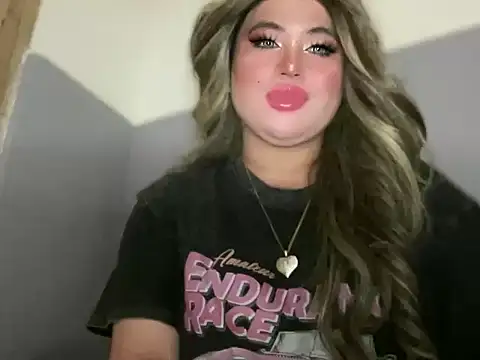 Snapshot of Naughtyrosecum chatting on November 8, 3:12 pm Naughtyrosecum online show from November 8, 3:12 pm