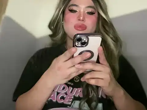 Snapshot of Naughtyrosecum chatting on December 5, 3:20 pm Naughtyrosecum online show from December 5, 3:20 pm