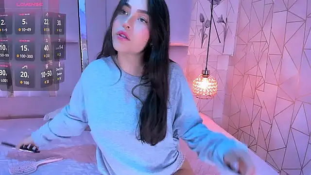 Snapshot of HannaCollins_ chatting on December 14, 1:16 pm HannaCollins online show from December 14, 1:16 pm