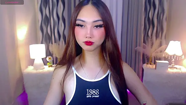 Snapshot of Kiah_Wyatt chatting on November 4, 4:11 am Kiah Wyatt online show from November 4, 4:11 am