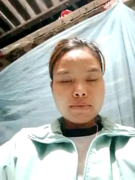 Snapshot of CloudyChu chatting on November 3, 6:03 am CloudyChu online show from November 3, 6:03 am