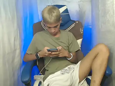 riks tyler online show from October 26, 4:02 pm