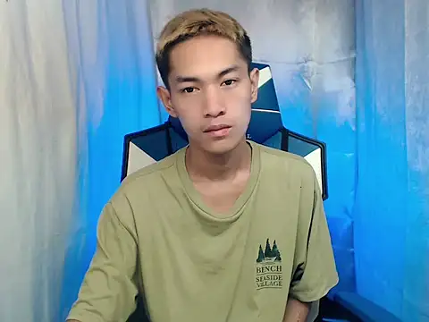 Snapshot of riks_tyler chatting on December 20, 5:42 pm riks tyler online show from December 20, 5:42 pm