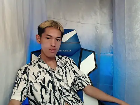 Snapshot of riks_tyler chatting on January 5, 5:27 pm riks tyler online show from January 5, 5:27 pm