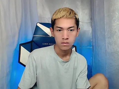 Snapshot of riks_tyler chatting on January 11, 6:46 pm riks tyler online show from January 11, 6:46 pm