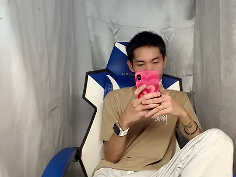 Snapshot of riks_tyler chatting on April 5, 7:11 pm riks tyler online show from April 5, 7:11 pm