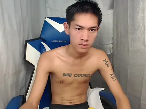Snapshot of riks_tyler chatting on May 3, 1:17 pm riks tyler online show from May 3, 1:17 pm