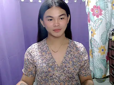 Snapshot of urgirljane chatting on May 1, 5:34 am urgirljane online show from May 1, 5:34 am