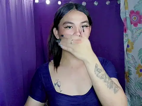 Snapshot of urgirljane chatting on May 8, 6:52 am urgirljane online show from May 8, 6:52 am